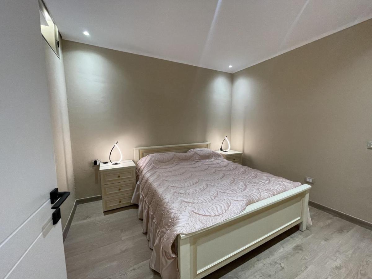 City Center Apartment 1 Тирана Екстер'єр фото