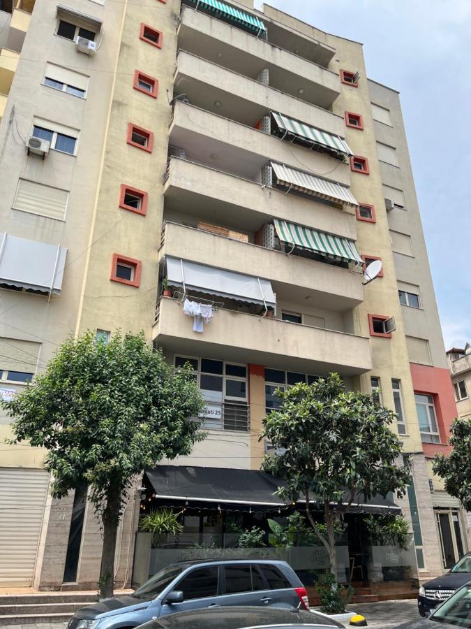 City Center Apartment 1 Тирана Екстер'єр фото